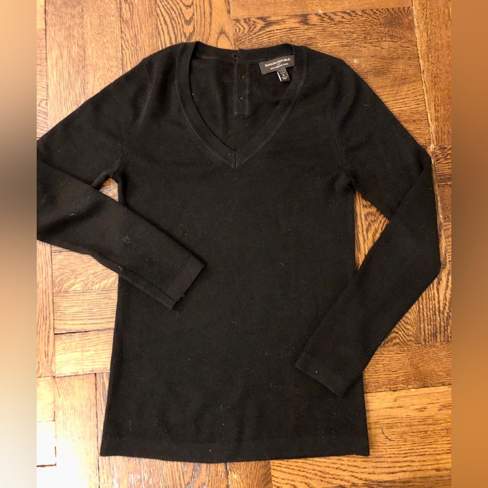 Banana Republic- black merino wool v-neck sweater (size s)